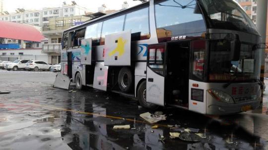 青海西宁客车天然气罐产生泄漏爆炸 2人受伤