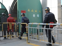 5月3日，欧宝OB数字表景拍摄团队在榆林市府谷县某煤矿进行实景拍摄